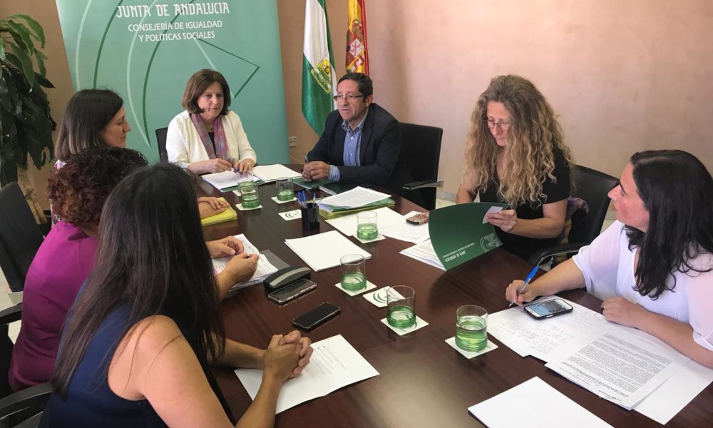 Trabajando en el borrador de Reconocimiento de Familia Monoparental